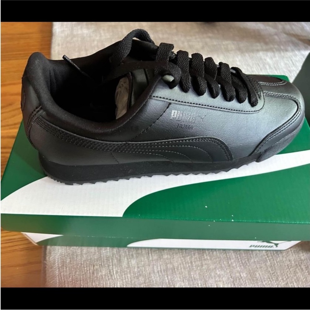 Puma Roma-  Black (Size 6)
